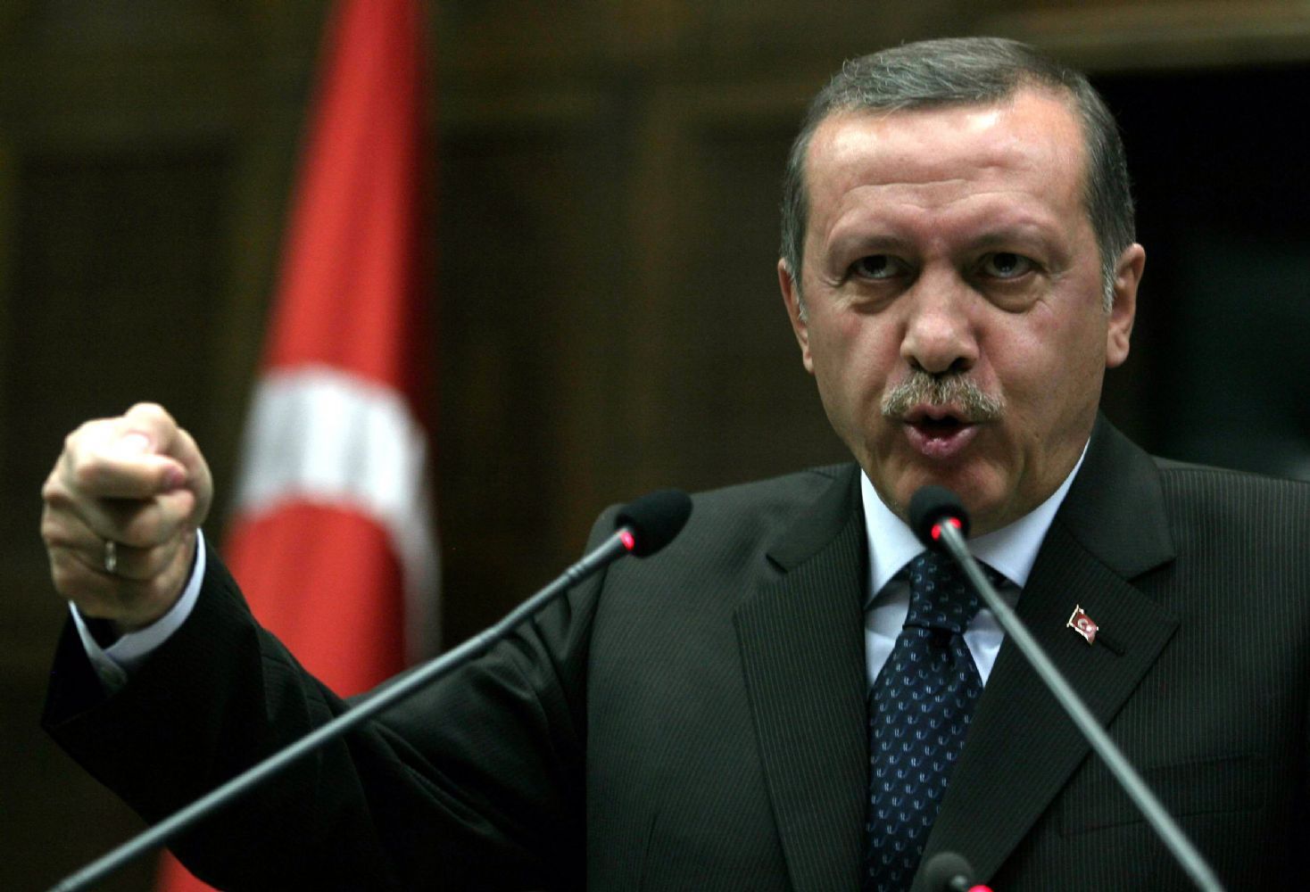 Erdoğan’dan ‘Eve ekmek götüremeyiz’ diyen esnafa: Lezzetli çay iç