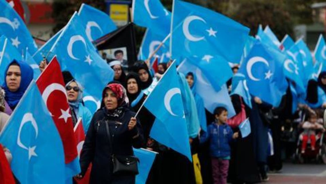 Türk hükümeti, Türk ekonomisi üzerindeki kontrolünü dayatan Çin hükümetinin istekleri doğrultusunda Uygur halkını terk etti.