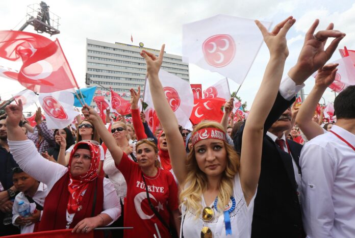 Alman Parlamentosu Ülkü Ocakları organizasyonunu yasakladı.