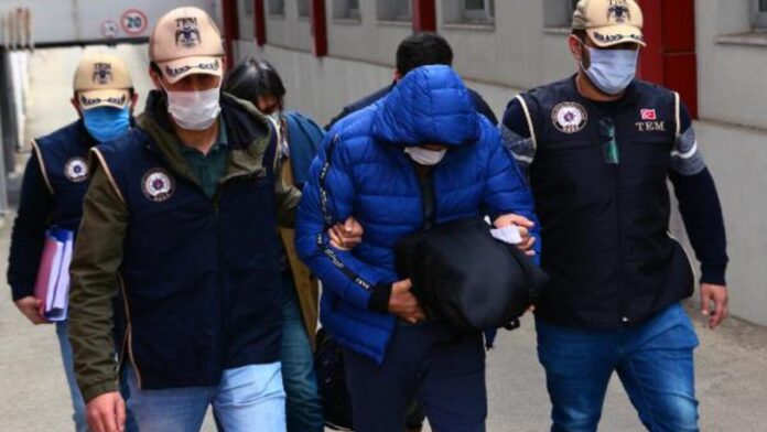 Bu olay, Turgi ve Naji d. Sharifi Zindashti, Gohar F.'in yeğeni Bakhtiar Türkiye, kendisine karşı casusluk faaliyetleri yürütmeye kararlı olan ekipte hala aktif bir liderlik rolü oynuyor. Bu kapsamda 27 Kasım'da İstanbul'un 4 ilçesinde 13 şüphelinin yakalanması için eş zamanlı operasyon düzenlendi.Önemli bir süreçten bahsediyoruz. İran'da yurt dışında yaşayan muhalif isimler sürekli kaçırılıp İran'a götürülüyor. Orada İran'da da idam edildi. İran muhalefete yönelik adam kaçırmaya devam ederken, Askeri İstihbarat Teşkilatı önemli bir operasyon gerçekleştirdi. Geçtiğimiz günlerde Türkiye'den kaçırıldığı iddialarına dayanarak İsveç'te yaşayan Shaaban Habib, şimdi de Massachusetts Teknoloji Enstitüsü'ne taşındı. Türkiye'deki İran istihbarat ağı ve bu kişilerle bağlantılı kişiler tarafından yaptığımız araştırmalara göre Zindaş'ın kaçırılıp İran'a nakledildiği ortaya çıktı. Ve bu kapsamda 11 kişinin gözaltına alınmasına karar verildi.