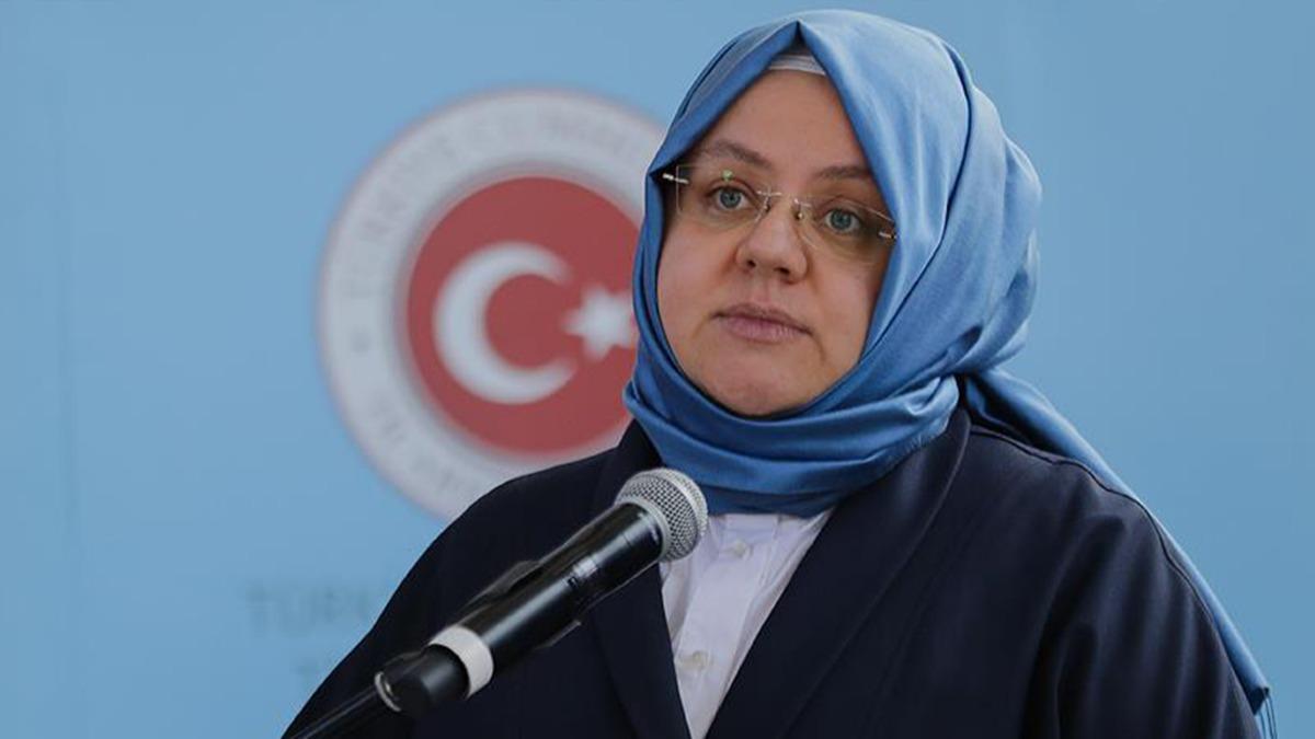 Türkiye Büyük Millet Meclisi'nde yapılan bütçe görüşmelerinde Aile, Çalışma ve Sosyal Hizmetler Bakanı Selçuk, bir yandan "iş" diğer yandan "yemek" yazarak hayatına son veren vatandaşın sorularını göz ardı etti. Selçuk, "Türkiye'de yoksulluk, özellikle aşırı yoksulluk bir sorundur" dedi. Muhalefet, Aile, Çalışma ve Sosyal Hizmetler Bakanlığı'nın 2021 bütçe teklifine ilişkin müzakerelerin gündemine yoksullukla bağlantılı intiharları getirdi. Aile, Çalışma ve Sosyal Hizmetler Bakanı Zehra Zümrüt Selçuk, Türkiye Büyük Millet Meclisi Genel Kurulu'na hitaben yaptığı konuşmada, aşırı yoksulluk ve yoksulluk sorunlarının bittiğini iddia etti.