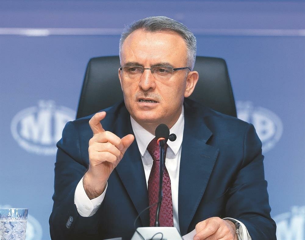 Erdoğan Türkiye Merkez Bankası başkanını görevden aldı