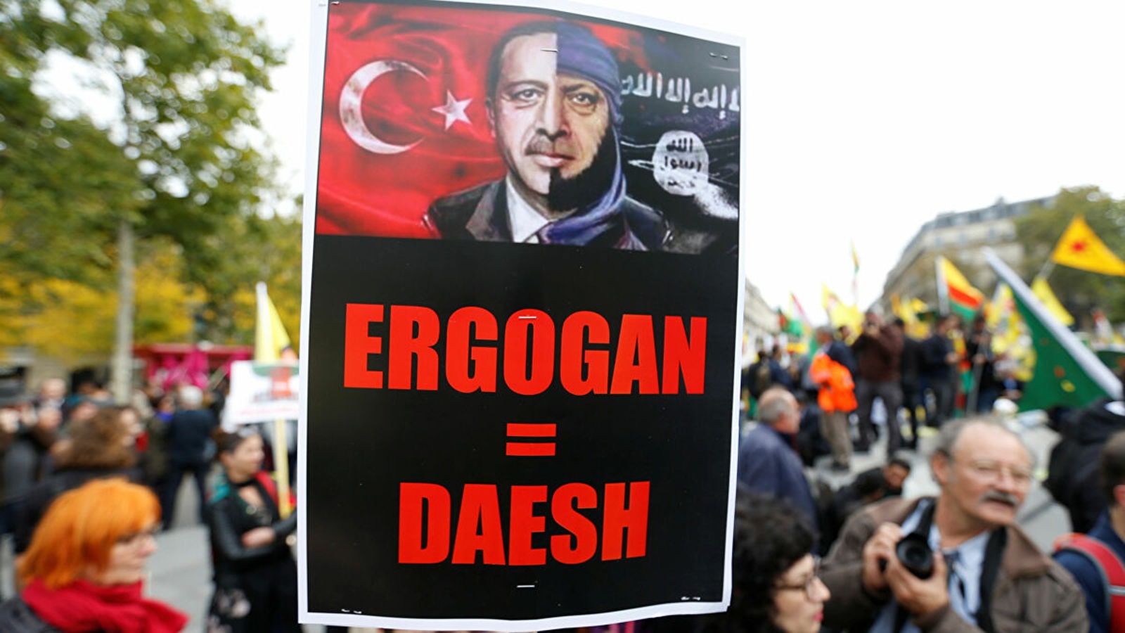 Kuzey Irak’taki “Türk işgaline” karşı Paris’te gösteri