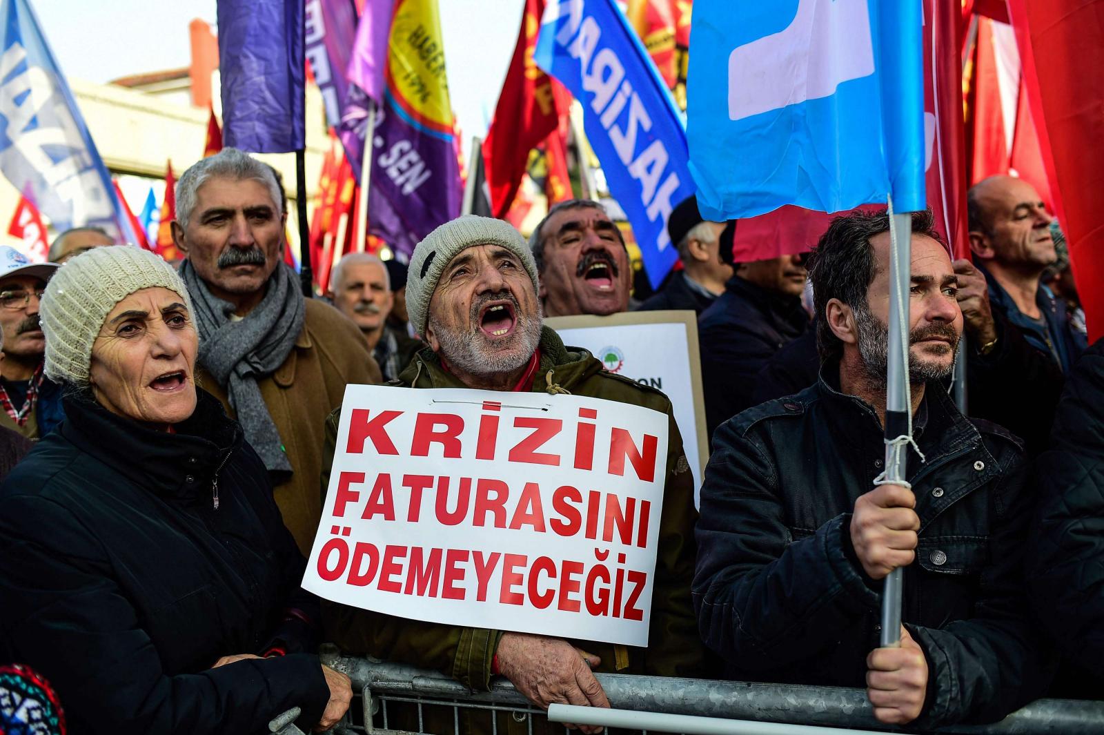 İstanbul’da vatandaşlar iktidarı protesto etti!