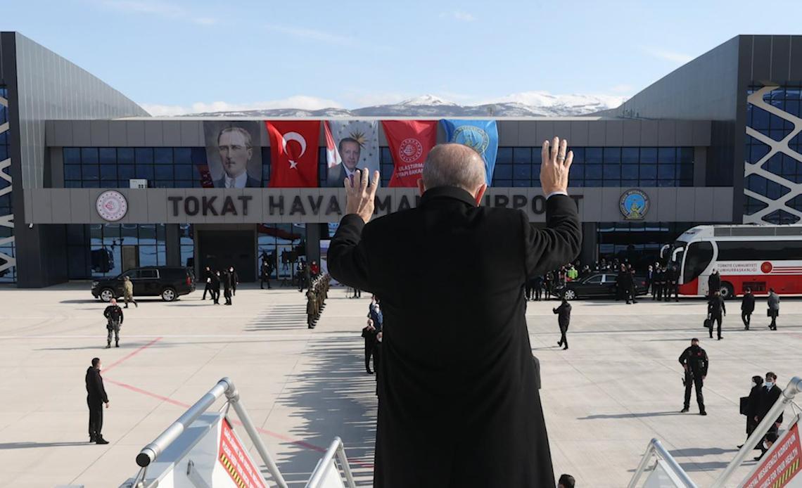 Erdoğan geçen ay açmıştı: Tokat Havalimanı’na uçak inemedi!
