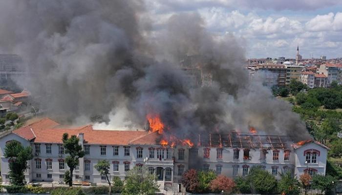 Balıklı Rum Hastanesi’nde Yangın Çıktı: 80 Hasta Tahliye Edildi
