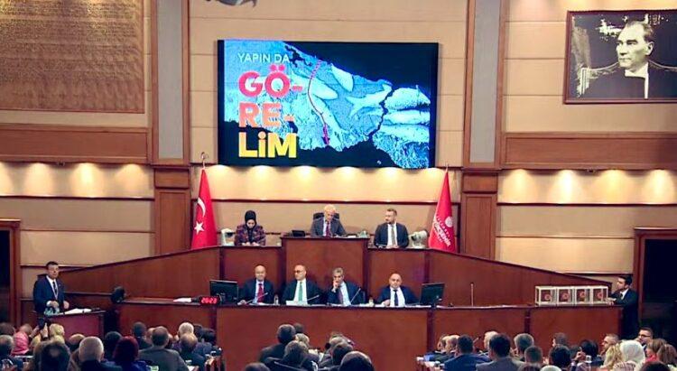 İmamoğlu önemli bir belediye meclisi toplantısında uyuyor!