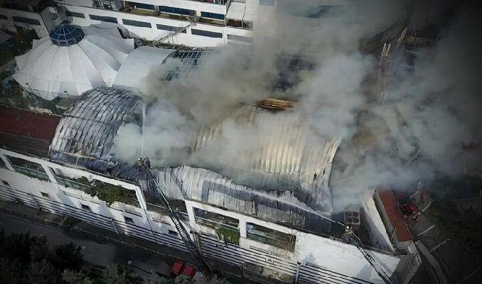 İstanbul ‘da AVM’de yangın! Kontrol altına alındı!
