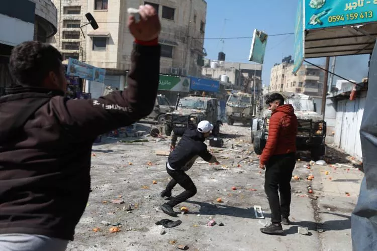 İsrail ‘den baskın: 10 Filistinli öldü!