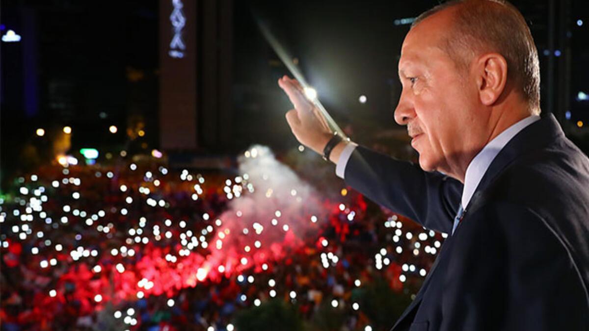 Erdoğan balkon konuşması yaptı!
