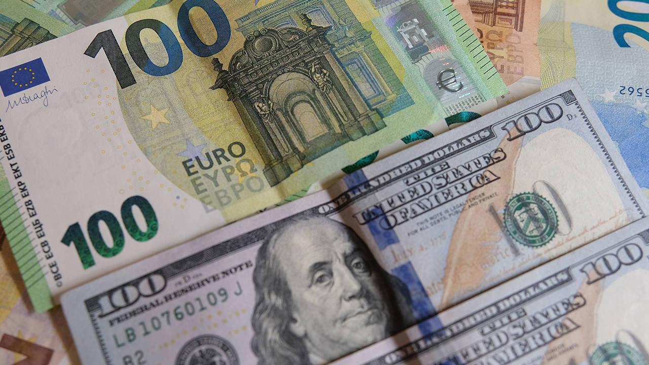 Dolar ve euro haftaya nasıl başladı?