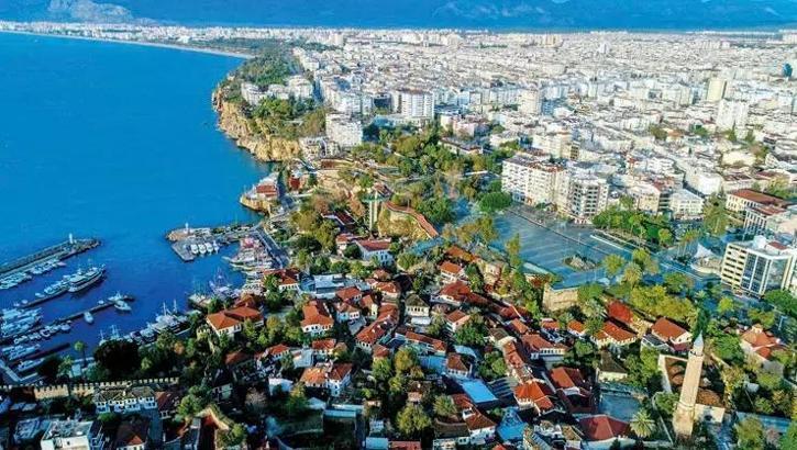 Antalya’da yabancılar gitti, kiralar düştü