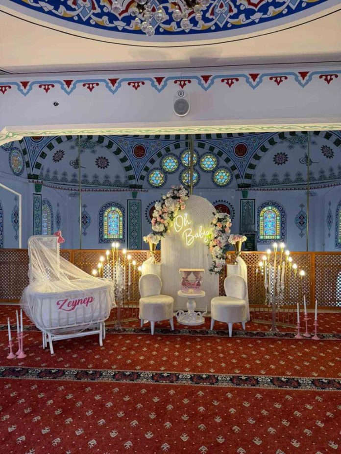 Bir camide düzenlenen baby shower