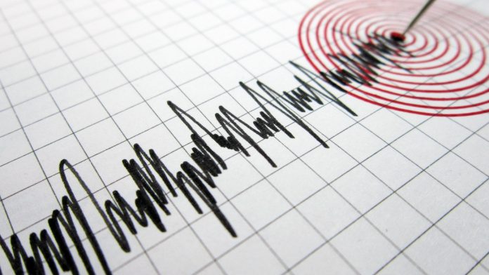 Ege Denizi'nde 6 Büyüklüğünde Deprem