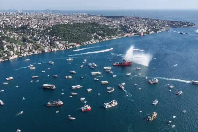 15 Temmuz Şehitleri İstanbul Boğazı’nda Teknelerle Anıldı