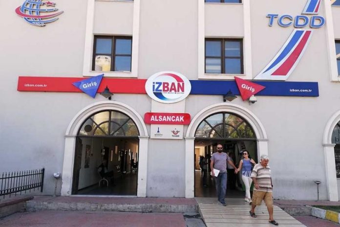 İZBAN seferleri yeniden başladı