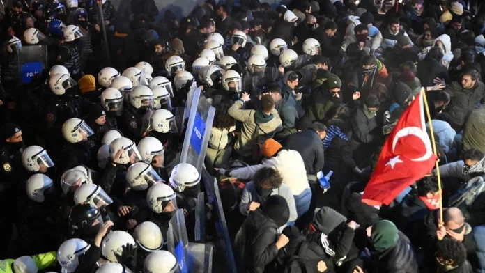 Türkiyede Kriz ve protestolar