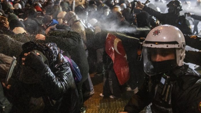 İstanbulda CHP krizi