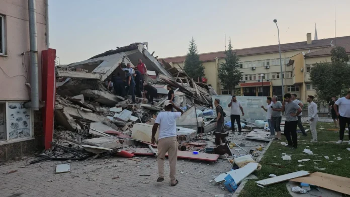 Balıkesir deprem oldu