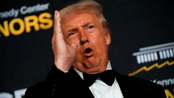 Trump Netflix ve Paramountun Warner Bros'una müdahalesi