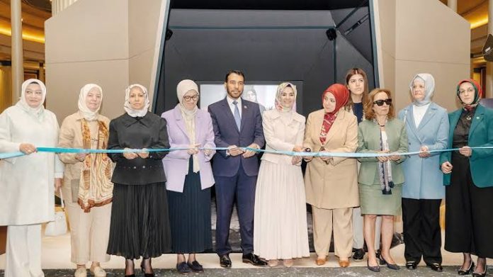 Ankarada Şeyha Fatıma bint Mübarek Merkezi'nin açılışı. Ankarada Şeyha Fatıma bint Mübarek Merkezi'nin açılışı.