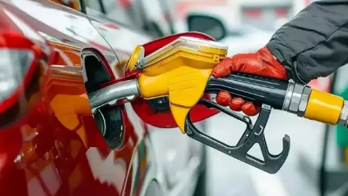 Akaryakıta çifte zam geldi, işte detaylar Akaryakıta çifte zam geldi, işte detaylar