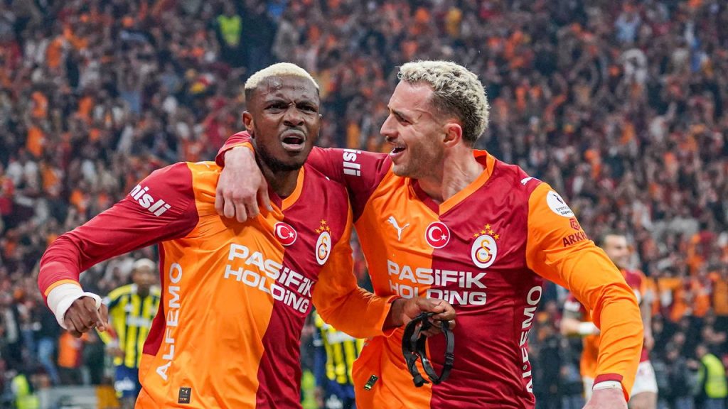 Galatasaray, Fenerbahçe karşısında aldığı farklı galibiyetle şampiyonluğa bir adım daha yaklaştı