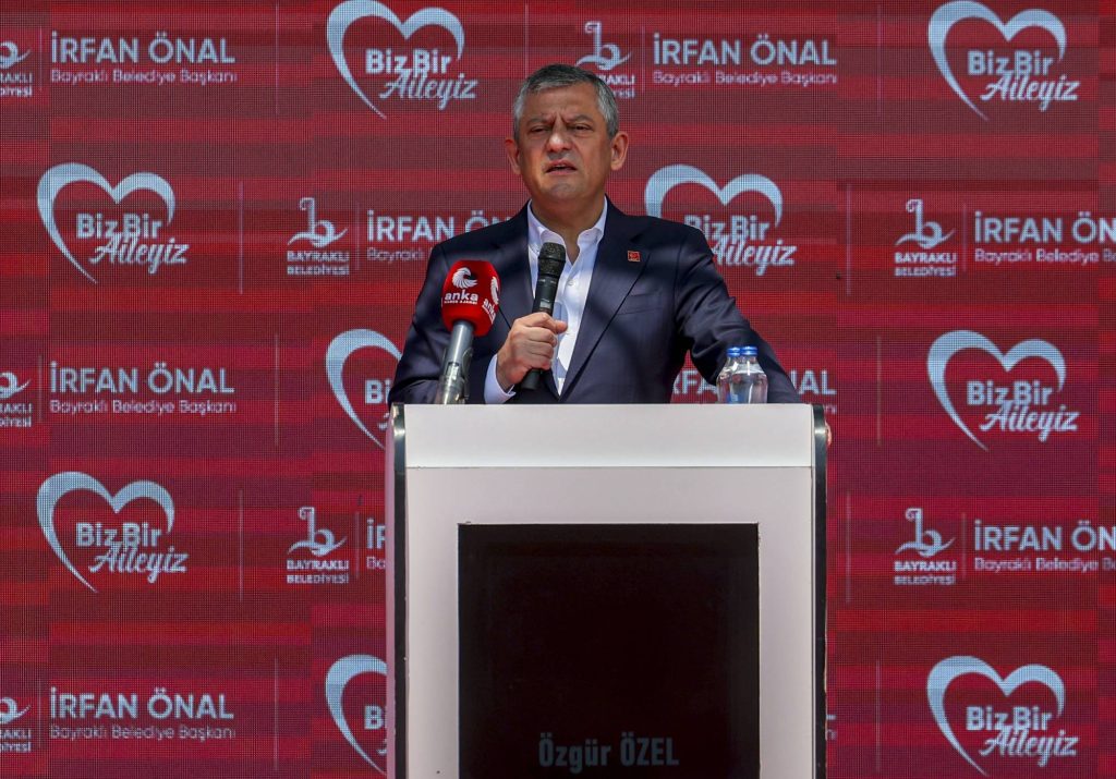 Erkan Petekkaya, Özgür Özel'e karşı şiddetli bir saldırıyla platformları ateşe veriyor
