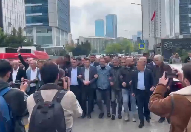 Kılıçdaroğlu'nun evine giden sokaklar, çevik kuvvet ekipleri tarafından kapatıldı