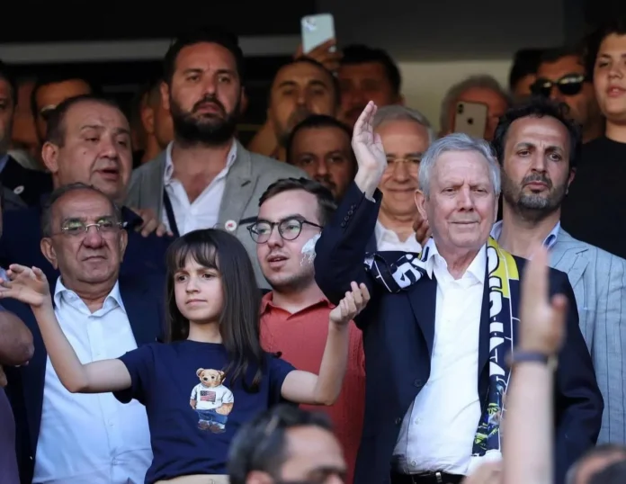 8 yıl sonra geri döndü! Aziz Yıldırım, yeniden Fenerbahçe başkanı 8 yıl sonra geri döndü! Aziz Yıldırım, yeniden Fenerbahçe başkanı