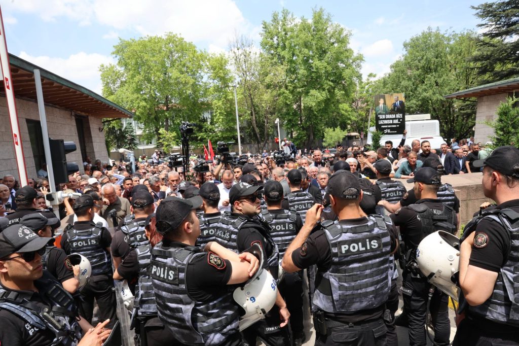 Cumhuriyet Halkı krizinin arka planında Türk parlamentosu için fırtınalı bir gün