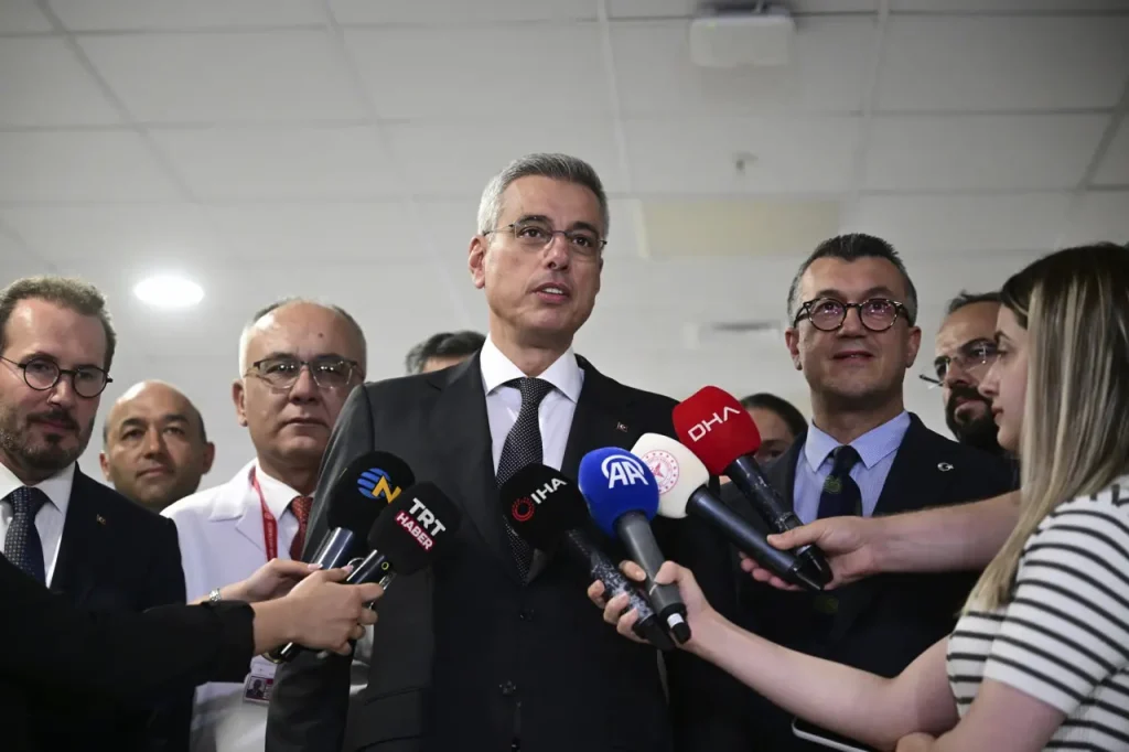 Yerli kalp-akciğer makinesiyle gerçekleştirilen ilk ameliyat başarıyla tamamlandı