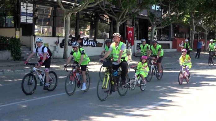 Sağlıklı bir yaşam için pedal çevirdiler Sağlıklı bir yaşam için pedal çevirdiler