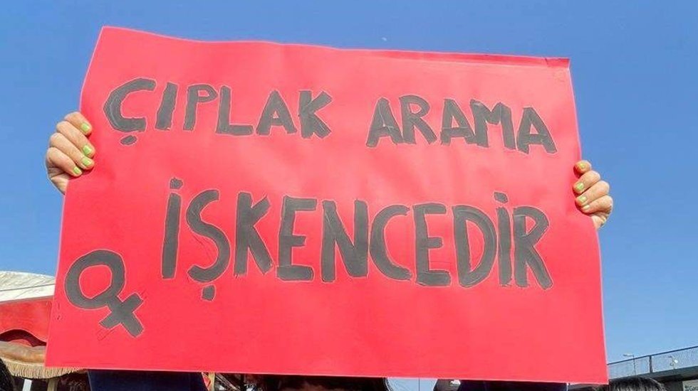 Türkiye'deki hapishanelerdeki 'çıplak arama' iddiaları Avrupa Parlamentosu'na ulaştı