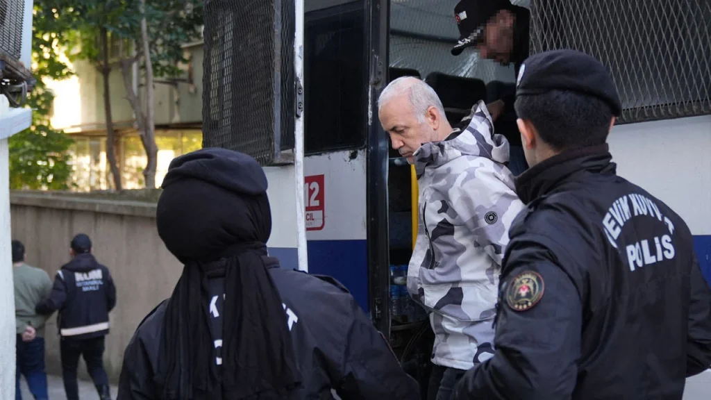 Sosyal medyada başörtülü kadınlara yönelik sözleri nedeniyle gözaltına alınan kişi tutuklandı