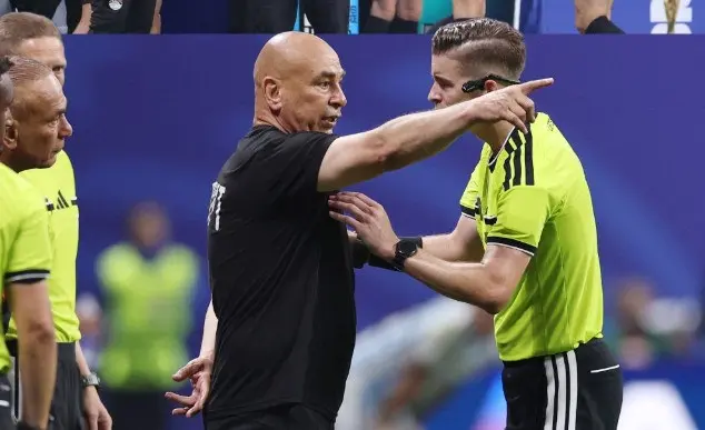 Mısır 'turnuvada şike var' diyerek Arjantin maçının hakemini FIFA'ya şikayet etti Mısır 'turnuvada şike var' diyerek Arjantin maçının hakemini FIFA'ya şikayet etti