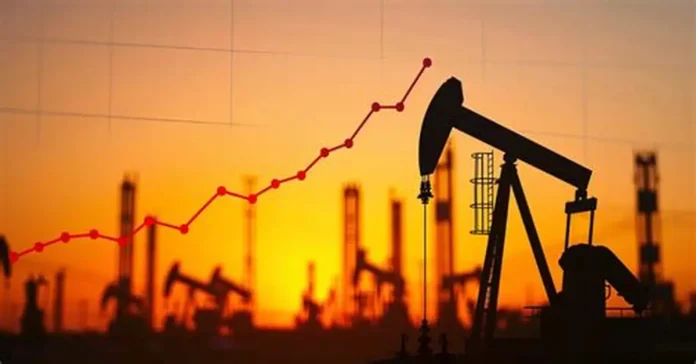 Petrol fiyatları Orta Doğu gerilimi ile sert yükseldi Petrol fiyatları Orta Doğu gerilimi ile sert yükseldi