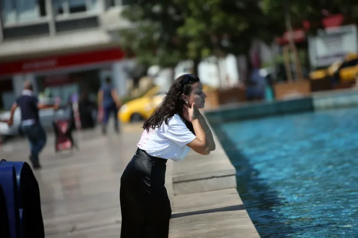 Bu saatlere dikkat! İstanbul'da 40 derece hissedilecek, uzmanlar 3 grubu işaret etti Bu saatlere dikkat! İstanbul'da 40 derece hissedilecek, uzmanlar 3 grubu işaret etti
