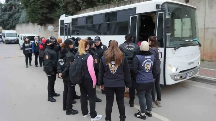 Yapay zekalı sınav sahteciliğine 6 ilde operasyon Yapay zekalı sınav sahteciliğine 6 ilde operasyon