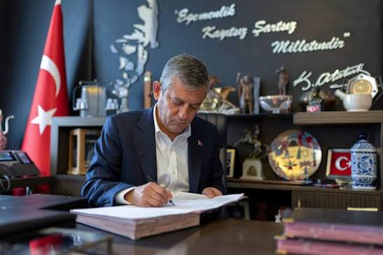 Özgür Özel'in partisi Özgür Özel'in partisi