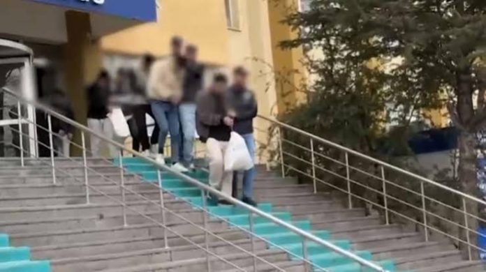 28 ildeki operasyonda 12 milyar TL'lik para trafiği deşifre edildi 28 ildeki operasyonda 12 milyar TL'lik para trafiği deşifre edildi