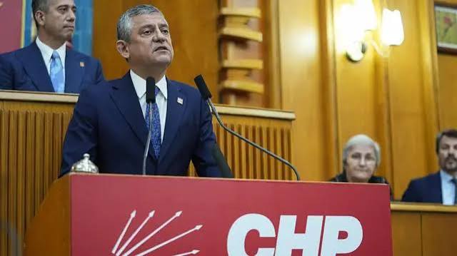 Özel bunu yapıp yeni bir parti kuracak mı?