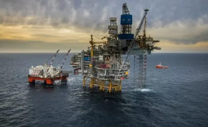 Trump'ın tehditleri petrol fiyatlarını haziran ortasından bu yana en yüksek seviyelerine çıkardı Trump'ın tehditleri petrol fiyatlarını haziran ortasından bu yana en yüksek seviyelerine çıkardı