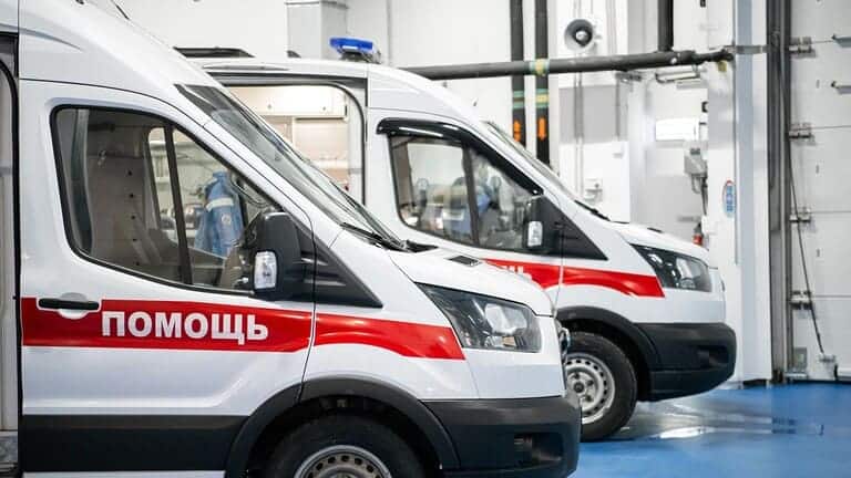 İstanbul'da bir toplu taşıma otobüsü ile ambulansın karıştığı trafik kazasında 5 kişi yaralandı