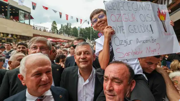 Kocaeli'nde Özgür Özel'e yoğun ilgi Kocaeli'nde Özgür Özel'e yoğun ilgi