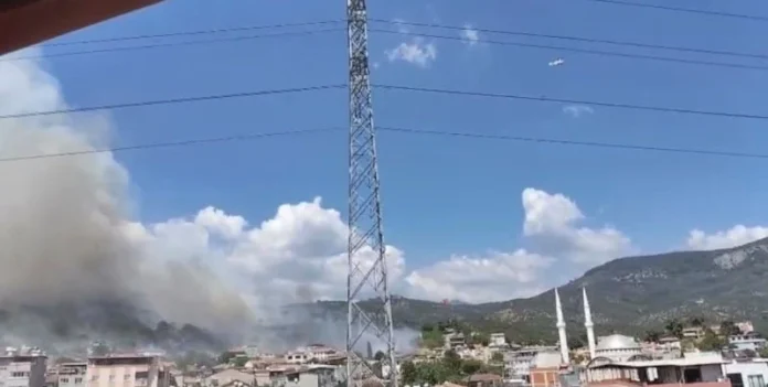 Balıkesir'deki Kazdağları'nın eteklerinde yangın çıktı Balıkesir'deki Kazdağları'nın eteklerinde yangın çıktı