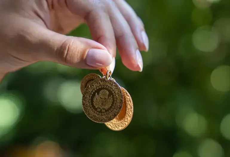 Altında yeni fiyatlama sinyali: Fed beklentileri ve kâr satışları öne çıktı