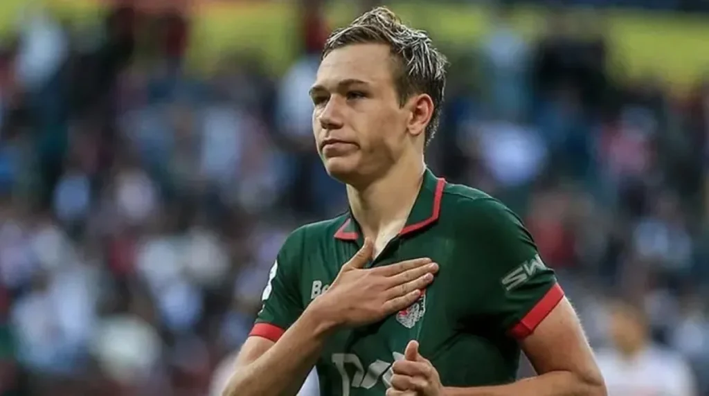 Galatasaray'ın yeni transferi Aleksey Batrakov, İstanbul'a geldi