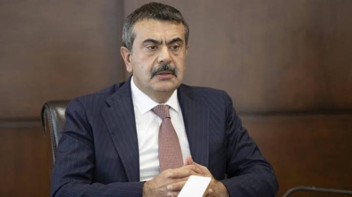 Millî Eğitim Bakanlığı vurguna 'dur' dedi! Devleti soymuşlar Millî Eğitim Bakanlığı vurguna 'dur' dedi! Devleti soymuşlar