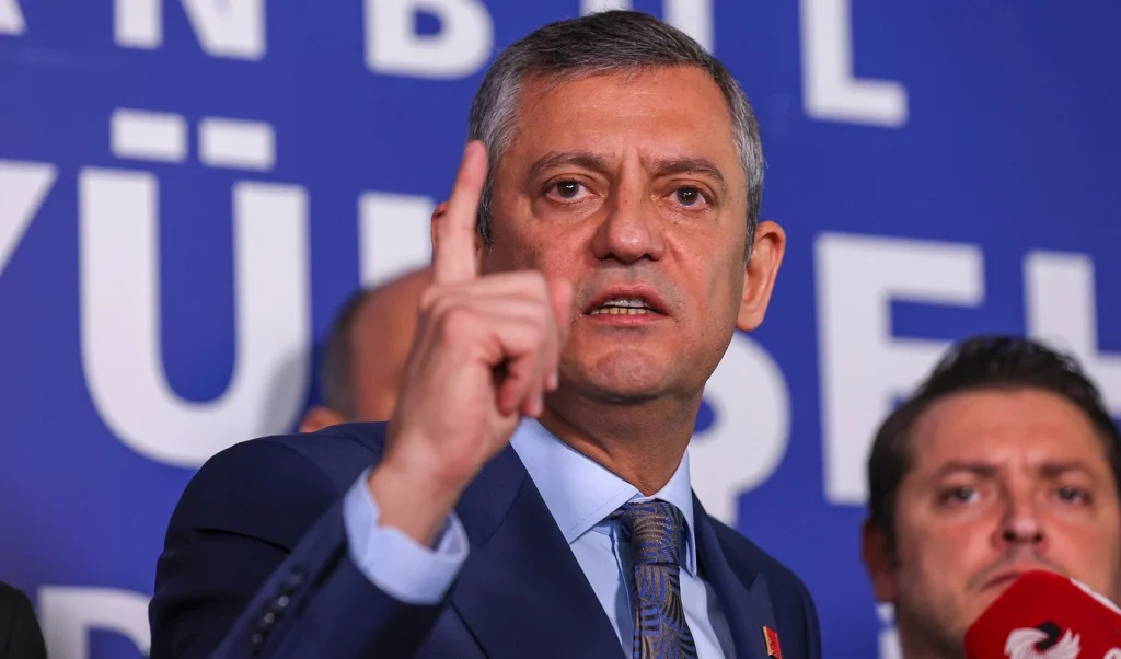 Özgür Özel canlı yayında: 'CHP'ye dönüş olacak mı?' sorusuna yanıt!